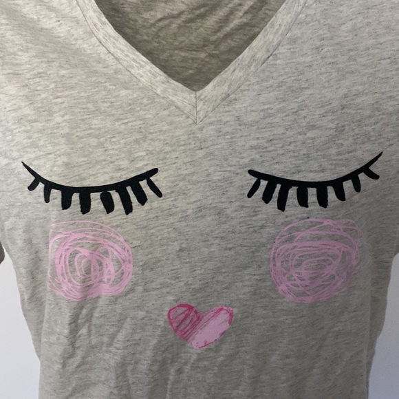 Love & Lore sleep shirt. Has hole in seam (image shown) - Picture 2 of 7